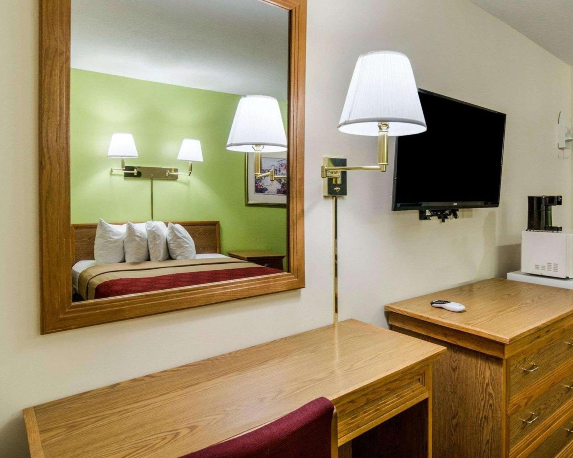 Econo Lodge University Lawrence Exteriér fotografie